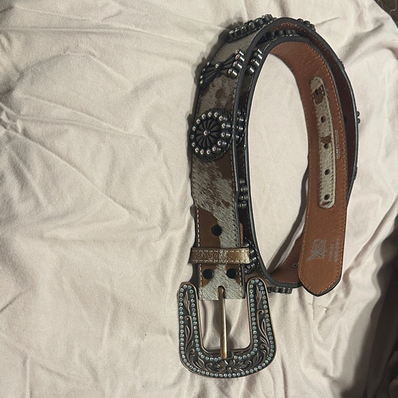 Angel Ranch Cowhide Women\'s Belt with Embellishments